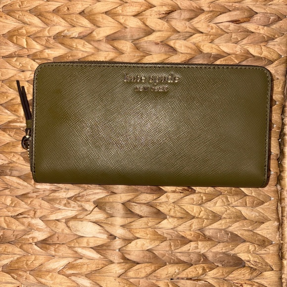 Kate spade wallet - Picture 1 of 3